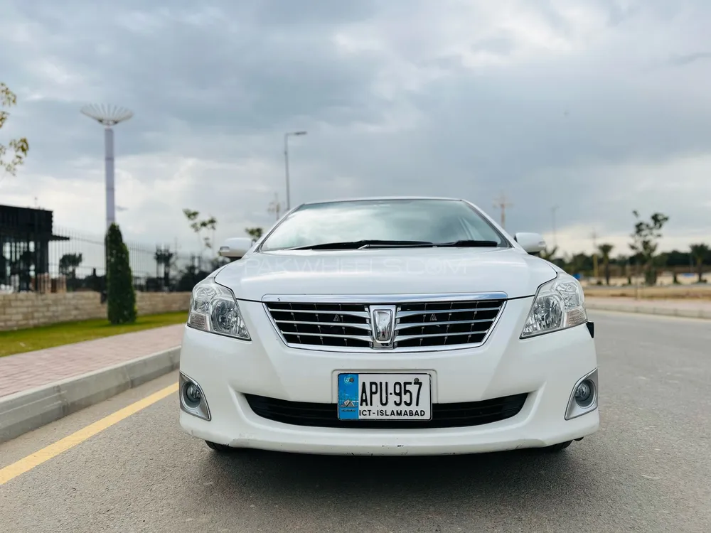 Toyota Premio 2011 for Sale in Islamabad Image-1