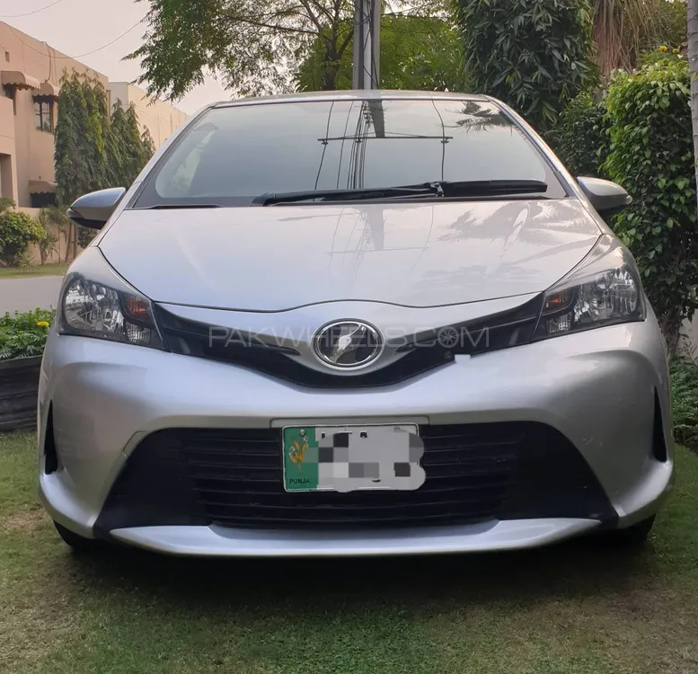 Toyota Vitz 2017 for Sale in Lahore Image-1