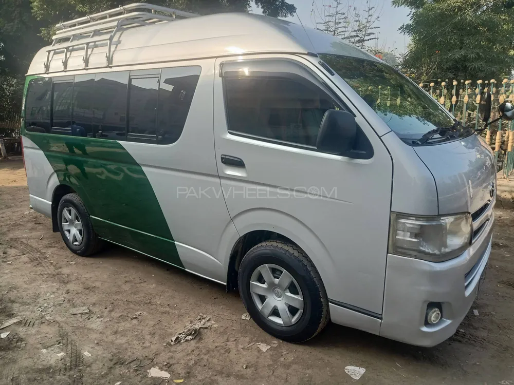 Toyota Hiace 2011 for Sale in Rahim Yar Khan Image-1