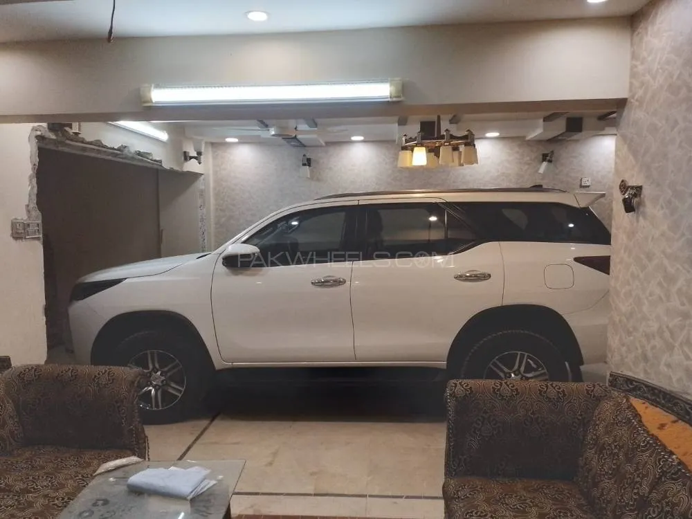 Toyota Fortuner 2022 for Sale in Karachi Image-1