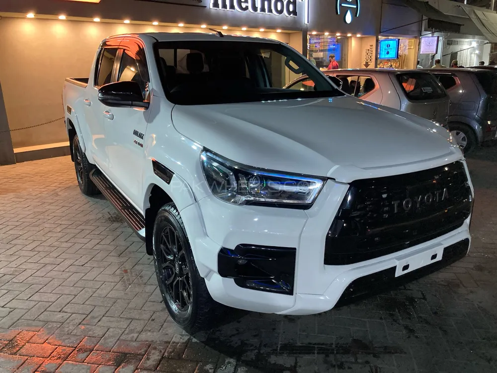 Toyota Hilux 2021 for Sale in Karachi Image-1