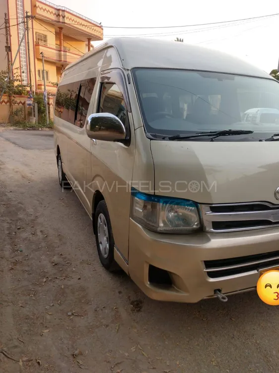 Toyota Hiace 2018 for Sale in Karachi Image-1