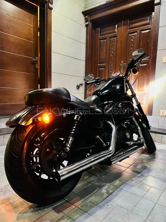 Harley Davidson Iron 883 2010 for Sale Image-1