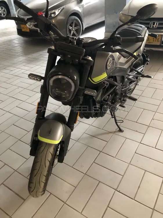 2023 Benelli Leoncino 500