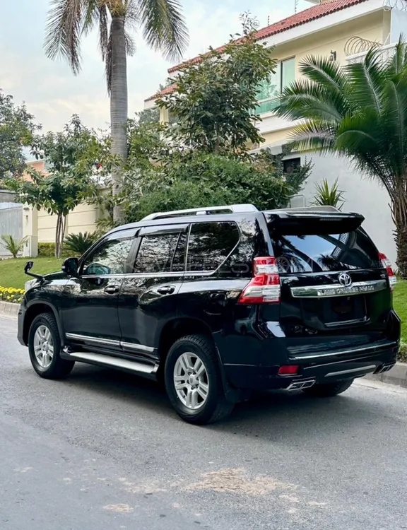 Toyota Prado 2010 for Sale in Islamabad Image-1