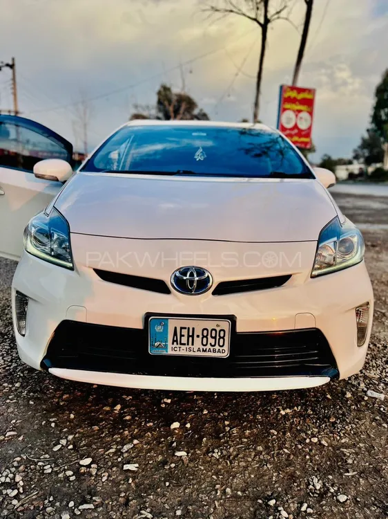 Toyota Prius 2013 for Sale in Islamabad Image-1