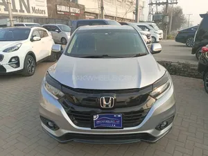 Honda Vezel Hybrid X L Package 2018 for Sale