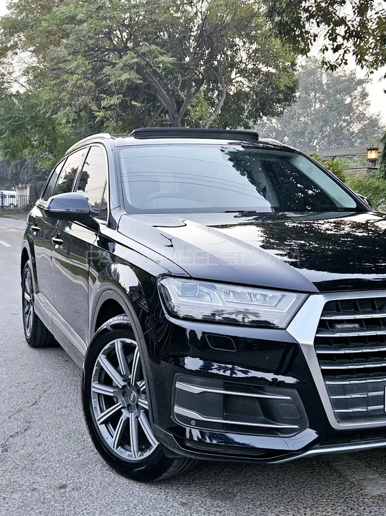 Audi Q7 2017 for sale in Lahore
