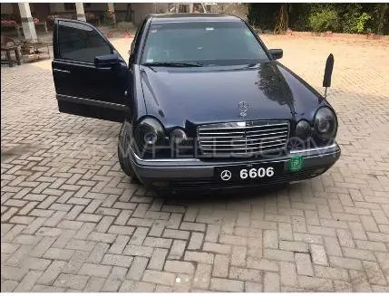 Mercedes Benz E Class 1998 for Sale in Swabi Image-1
