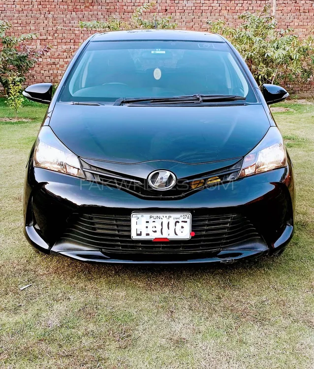 Toyota Vitz 2014 for Sale in Lahore Image-1