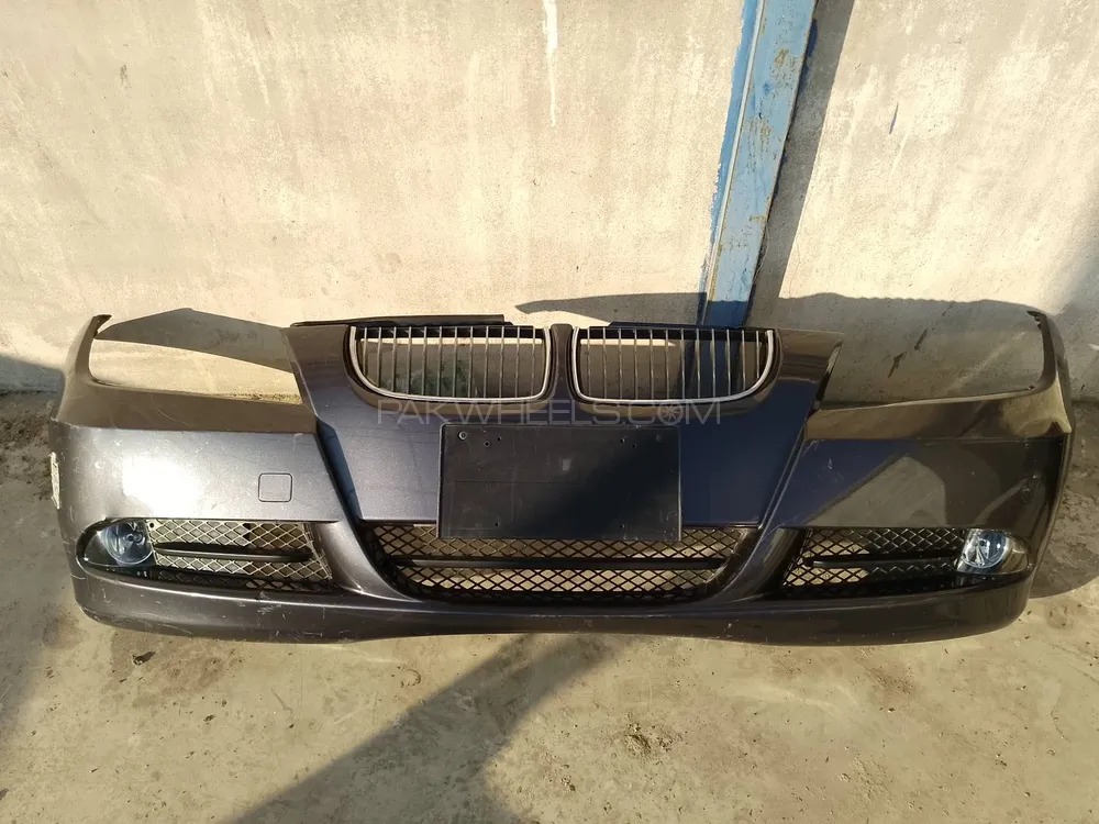 BMW 7 SERIES (E65) FRONT BUMPER WITH COMPLETE ACCESSORIES Image-1