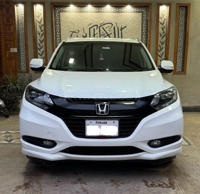 Honda Vezel 2015 for Sale in Jhang Image-1