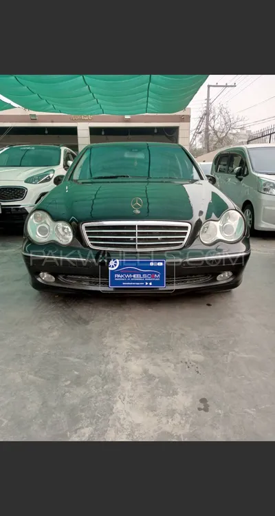 File:2004 Mercedes-Benz C 200 Kompressor (W 203) Elegance sedan