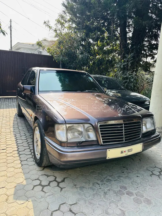 Mercedes Benz E Class 1993 for Sale in Abbottabad Image-1
