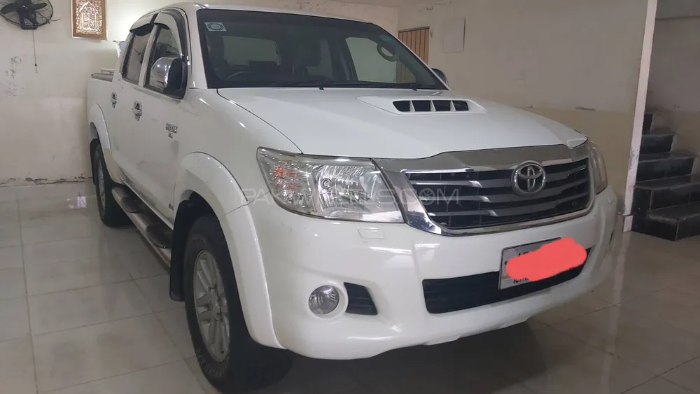 Toyota Hilux 2012 for Sale in Multan Image-1
