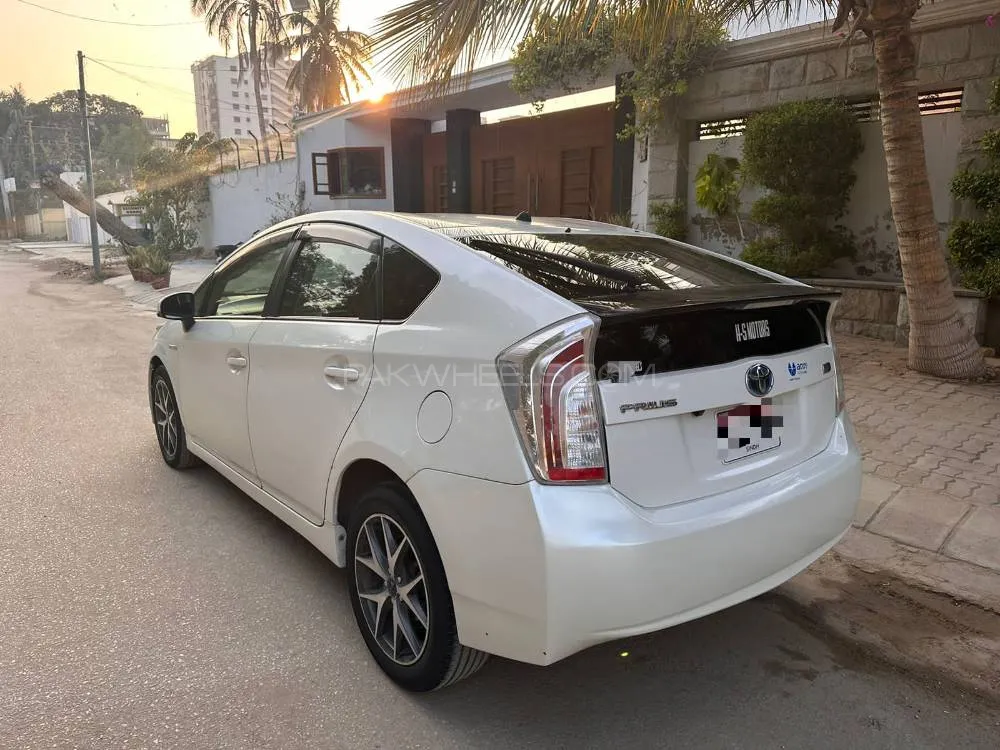 Toyota Prius 2013 for Sale in Karachi Image-1