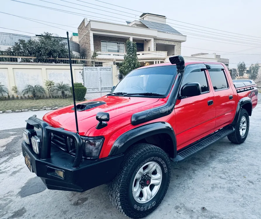 Toyota Hilux 2000 for sale in Peshawar