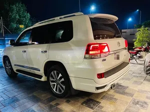 White Toyota Land Cruiser ZX Family for sale in Rahim Yar Khan 