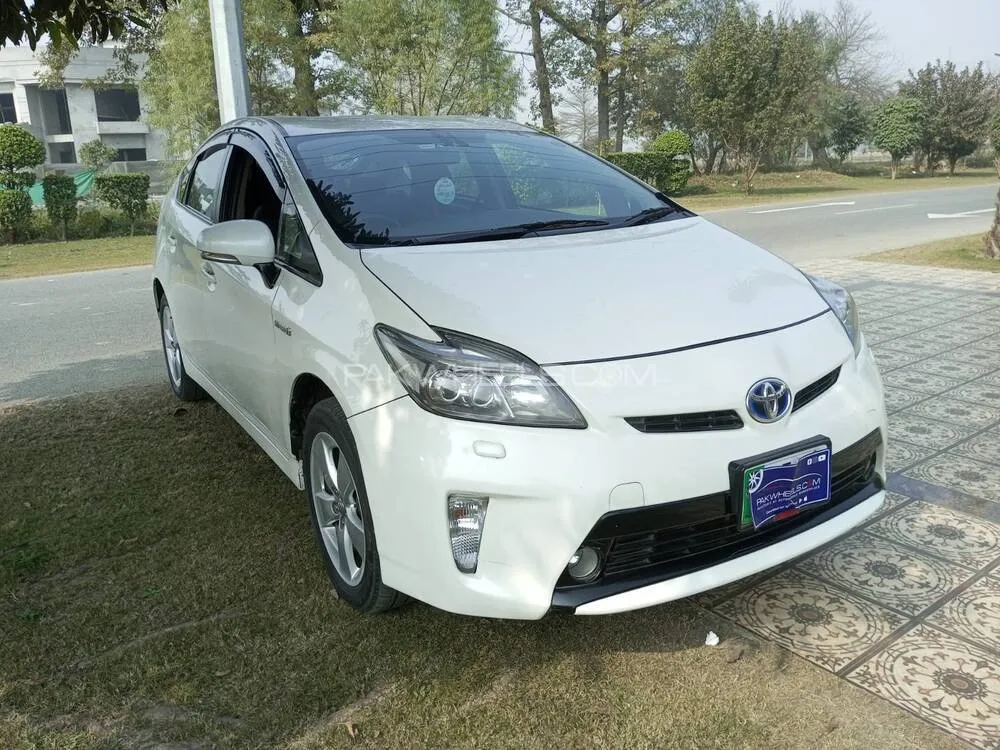 Toyota Prius 2014 for sale in Lahore