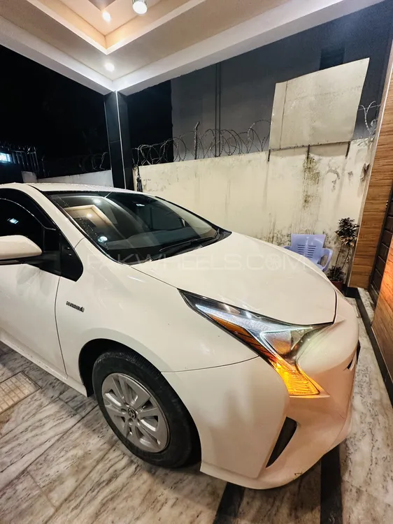 Toyota Prius 2018 for Sale in Abbottabad Image-1