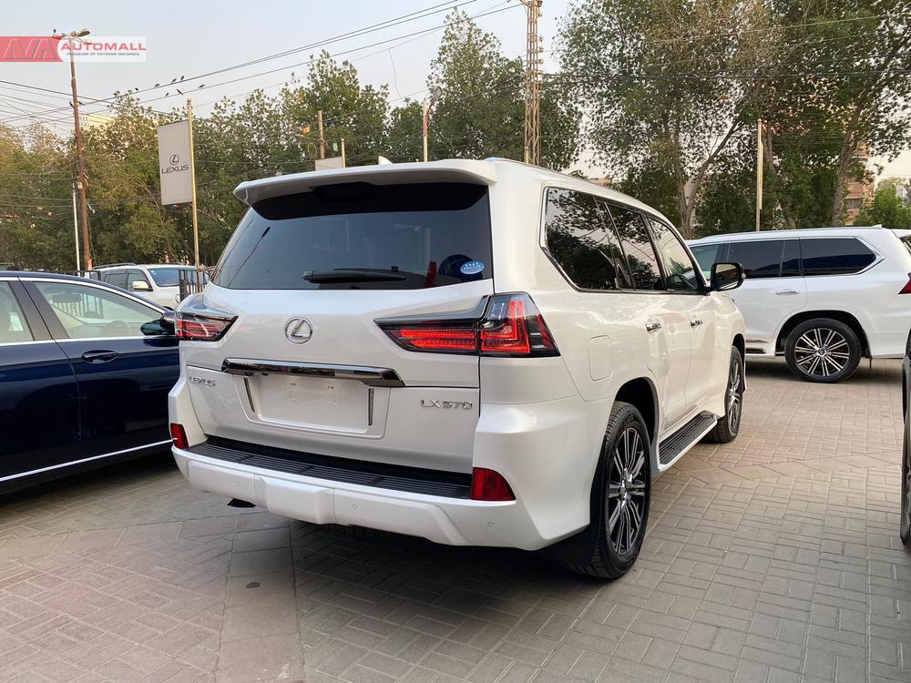 Make: Lexus Lx 570
Model: 2018/2019
Mileage: 11,000 Km
Unregistered
Fresh Import

*Cool box
*Back auto door
*Rear entertainment 
*Mark levinson sound system 
*Heating/Cooling seats
*Heads up Display 
*Original tv + 4 cameras
*Sunroof
*Radar
*7 seater

Calling and Visiting Hours

Monday to Saturday

11:00 AM to 7:00 PM
