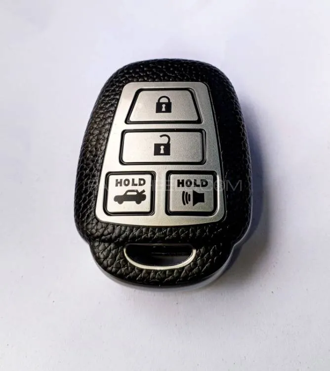 Toyota Corolla Gli 2015 Leather Silver Tpu Key Cover Image-1