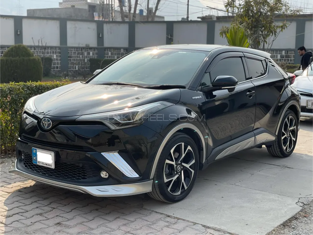 Toyota C-HR 2018 for Sale in Abbottabad Image-1