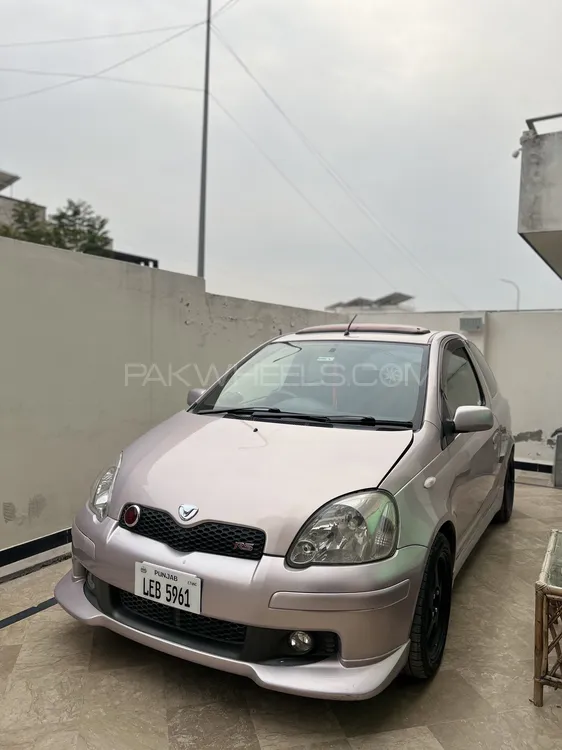 Toyota Vitz 2000 for sale in Islamabad