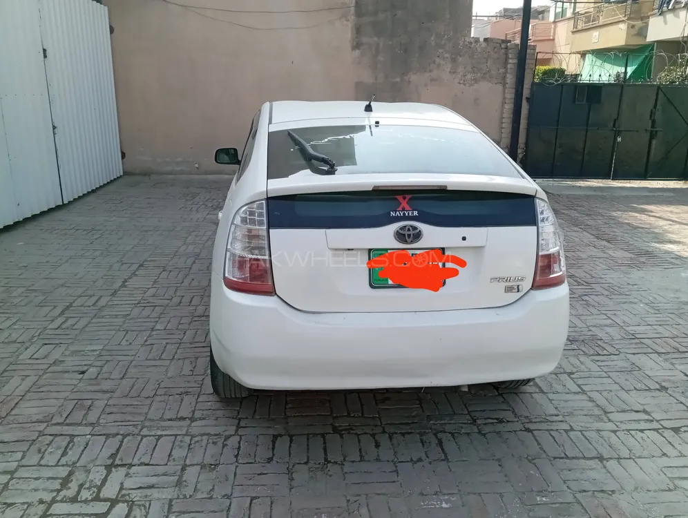 Toyota Prius Alpha 2007 for sale in Lahore