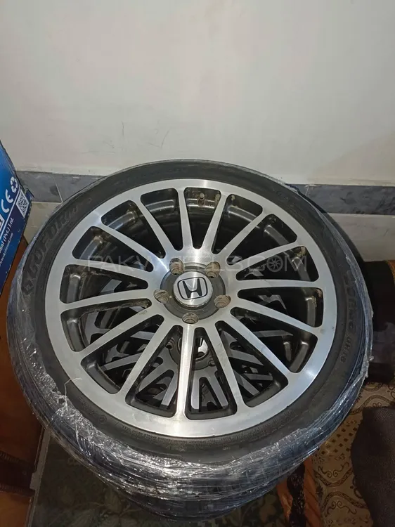 sports rims and tyres...18 inch for car Image-1