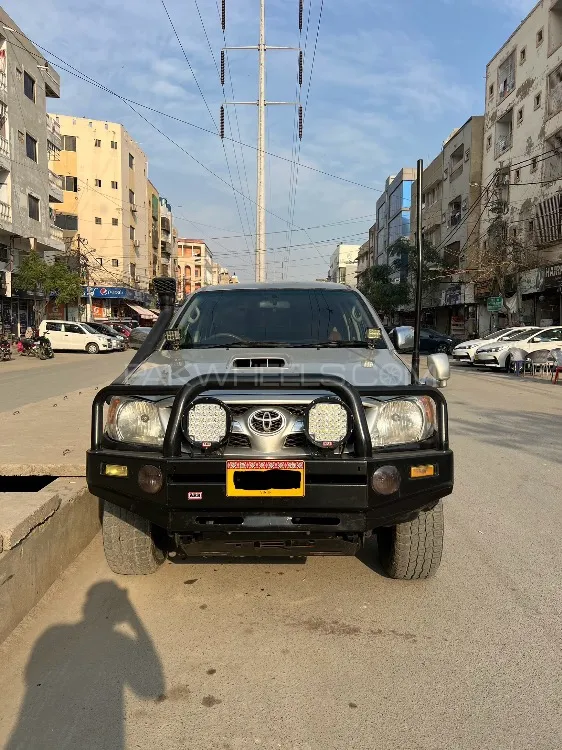 Toyota Hilux D-4D Automatic 2005 for sale in Karachi | PakWheels