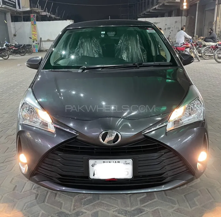 Toyota Vitz 2018 for Sale in Multan Image-1
