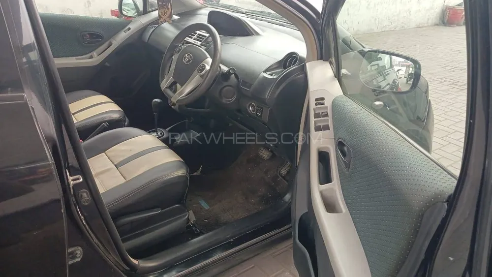 Toyota Vitz 2010 for sale in Lahore