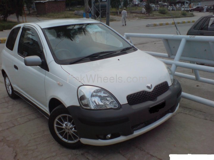 Toyota Vitz 2004 for Sale in Islamabad Image-1