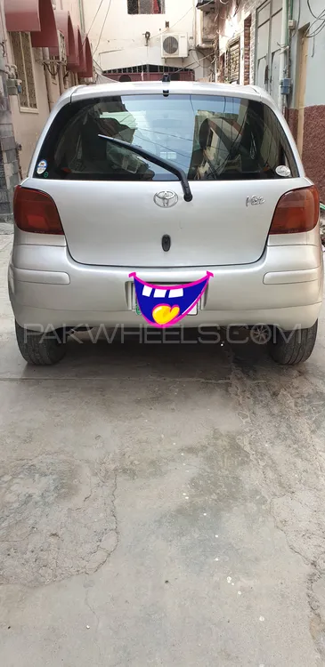 Toyota Vitz 2004 for sale in Peshawar