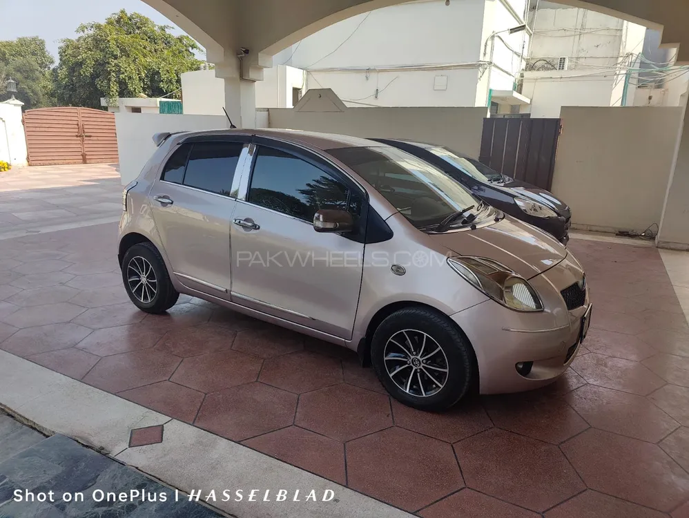 Toyota Vitz 2005 for sale in Lahore
