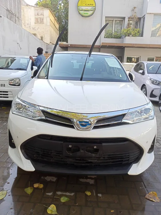 Toyota Corolla Fielder 2020 for Sale in Karachi Image-1