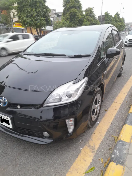 Toyota Prius 2015 for sale in Lahore