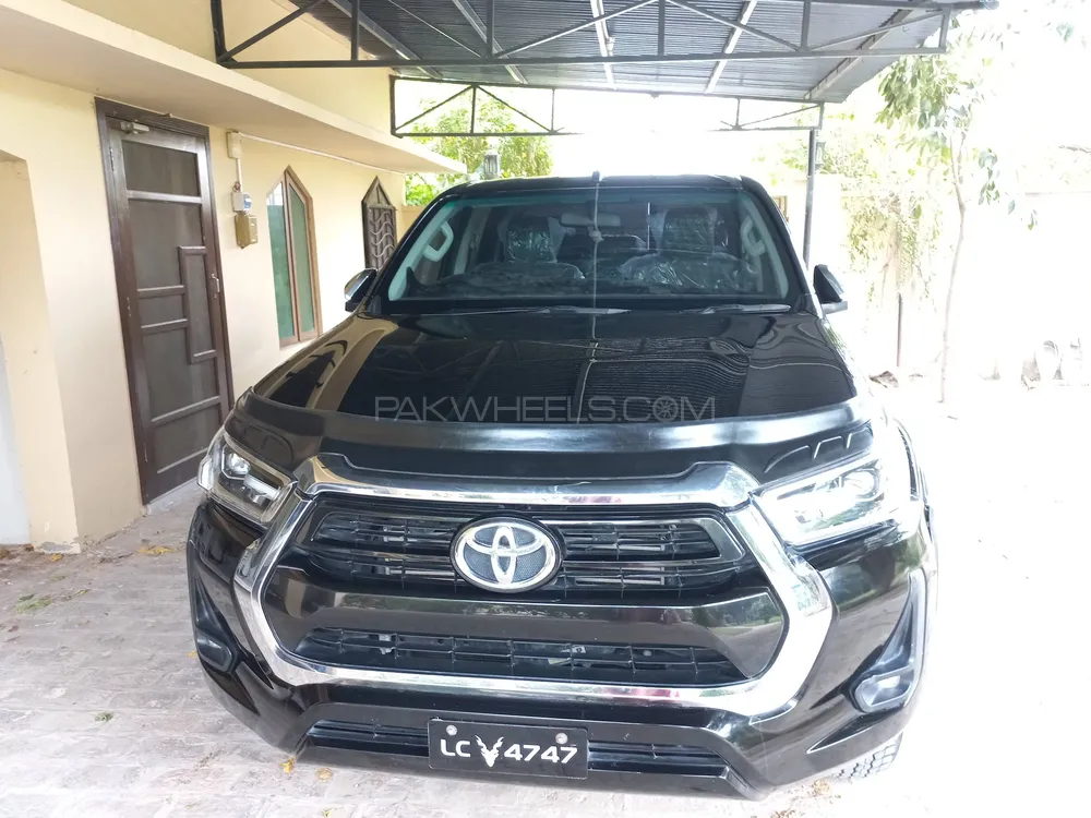 Toyota Hilux 2021 for Sale in Dera ismail khan Image-1