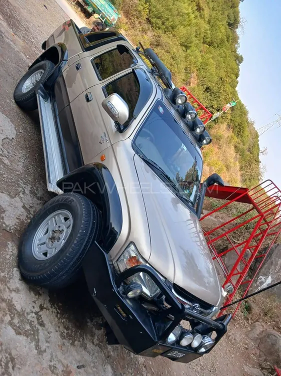 Toyota Hilux 2002 for Sale in Mandra Image-1