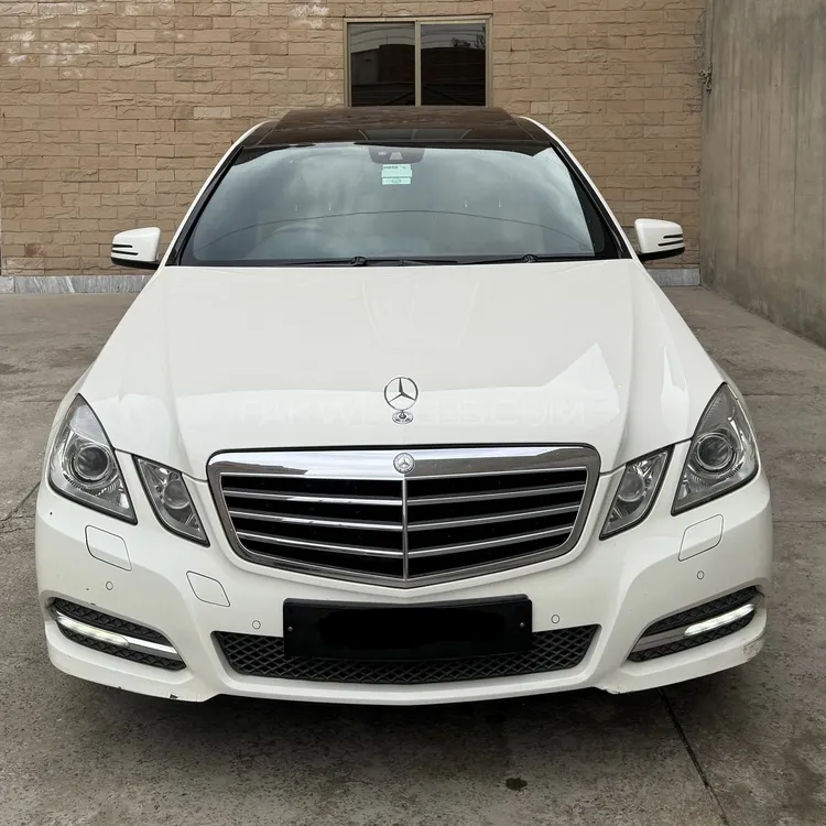 Mercedes Benz E Class 2010 for Sale in Faisalabad Image-1