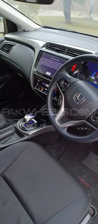 Honda Grace Hybrid 2015 for Sale in Lahore Image-1
