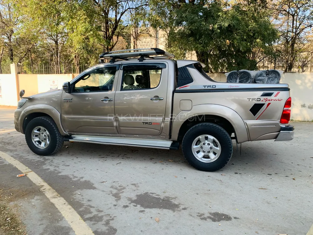 Toyota Hilux 2005 for Sale in Chakwal Image-1