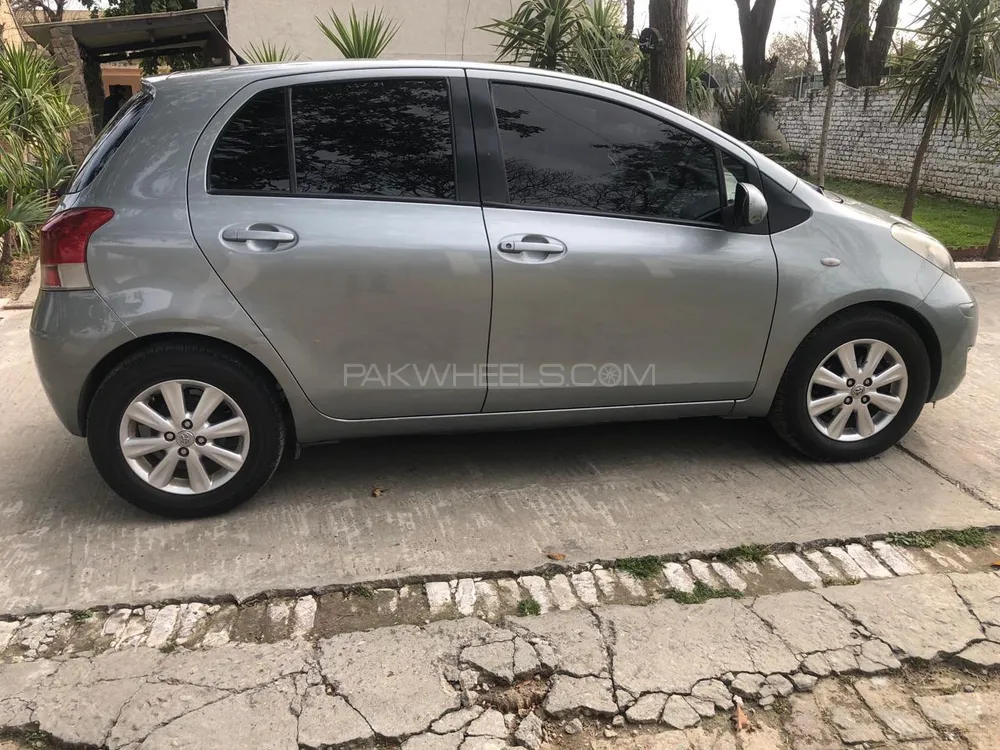 Toyota Yaris 2009 for Sale in Islamabad Image-1