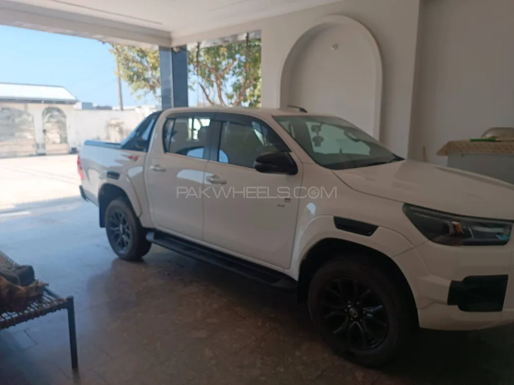 Toyota Hilux 2023 for Sale in Gujrat Image-1