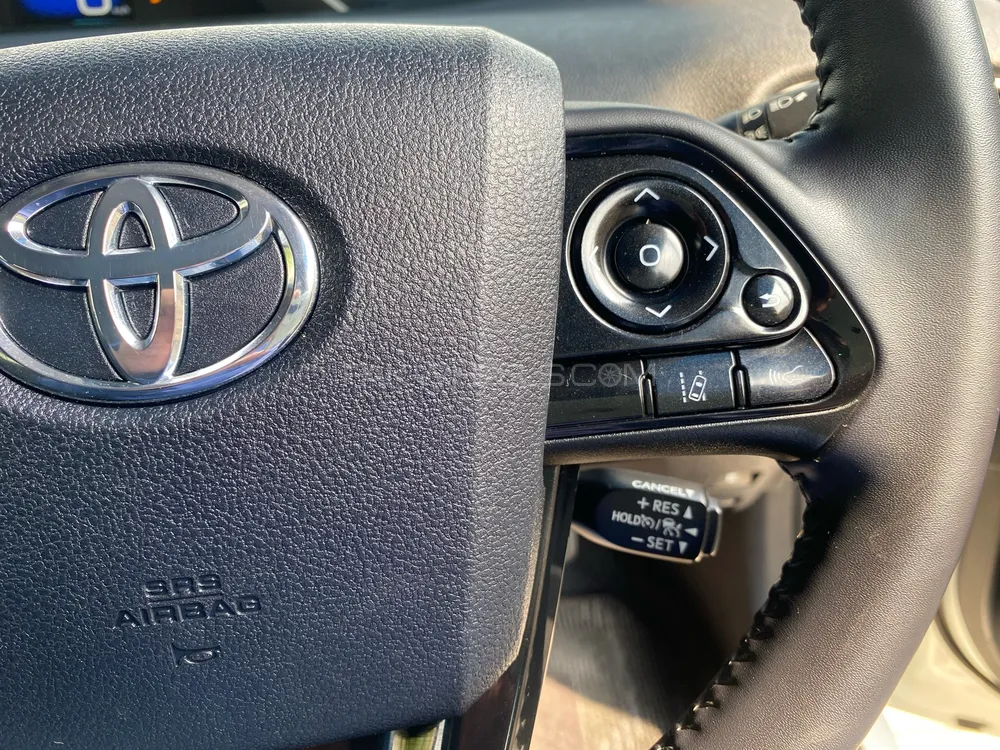 Toyota Prius 2020 for Sale in Lahore Toyota Prius 2020 for Sale in Lahore Image-10
