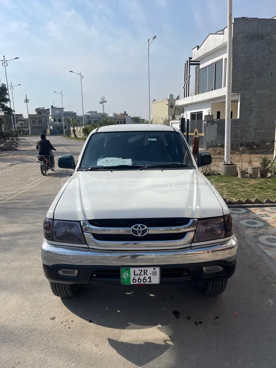 Toyota Hilux 2005 for Sale in Gujranwala Image-1