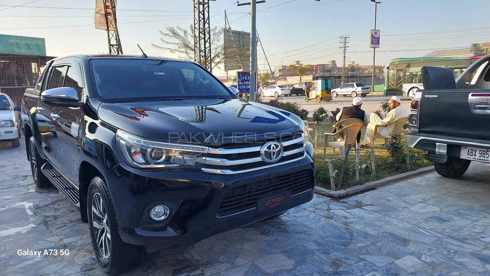 Toyota Hilux 2021 for Sale in Peshawar Image-1