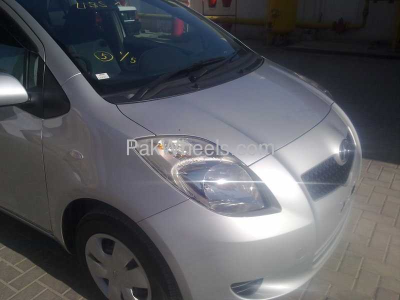 Toyota Vitz 2007 for Sale in Lahore Image-1