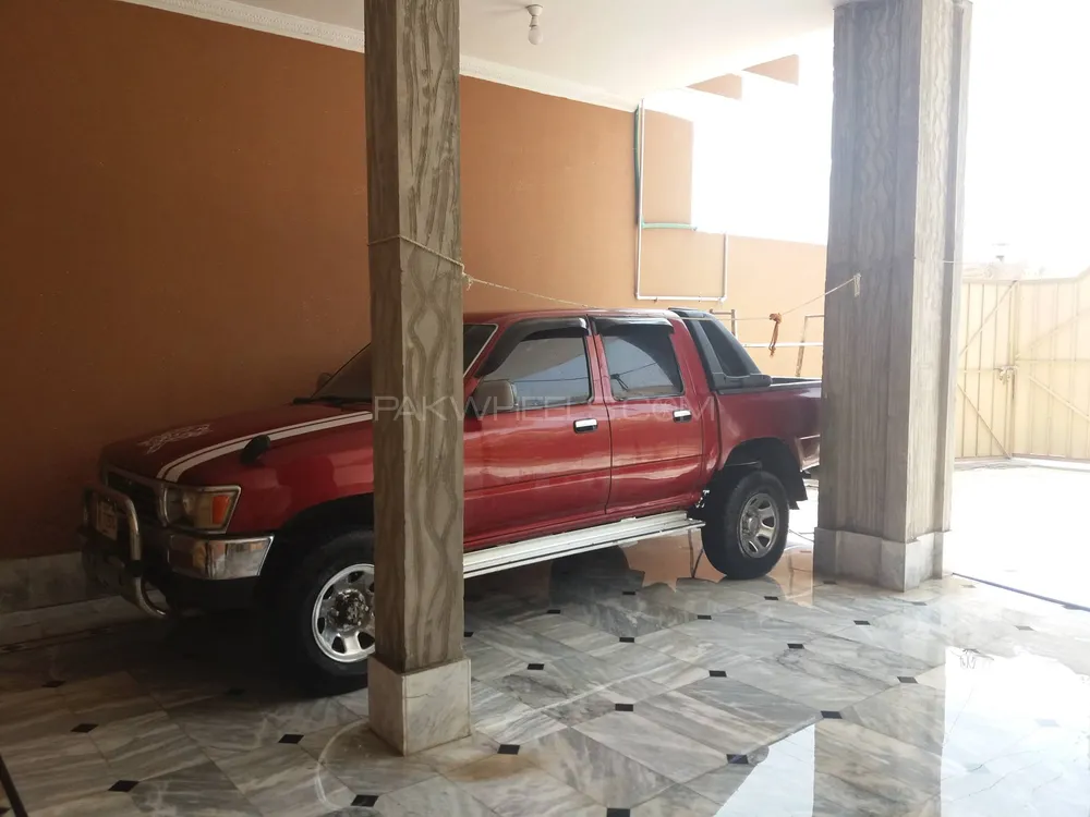 Toyota Hilux 1995 for sale in Dera ismail khan